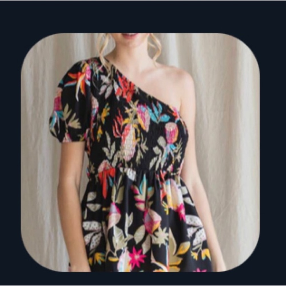 Boutique Colorful and Flattering Top Sz. Small